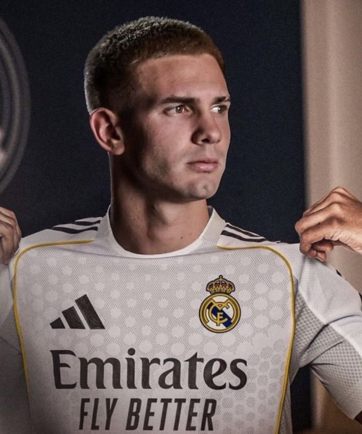 久等！马斯坦托诺满18岁将随队训练，自12天前抵达后他一直在酒店