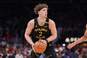 借用老大技能包波姐本场三分命中数创生涯新高 此前纪录是5球