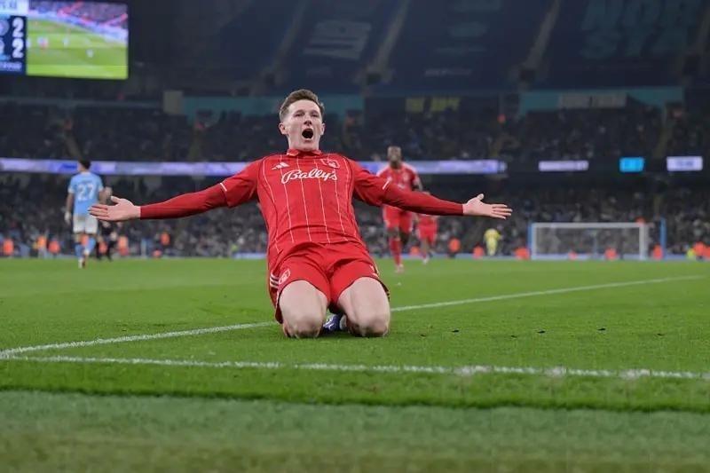 官方直播-看人真准！曼城主场痛失好局仍有收获 心仪悍腰完美通过“面试”